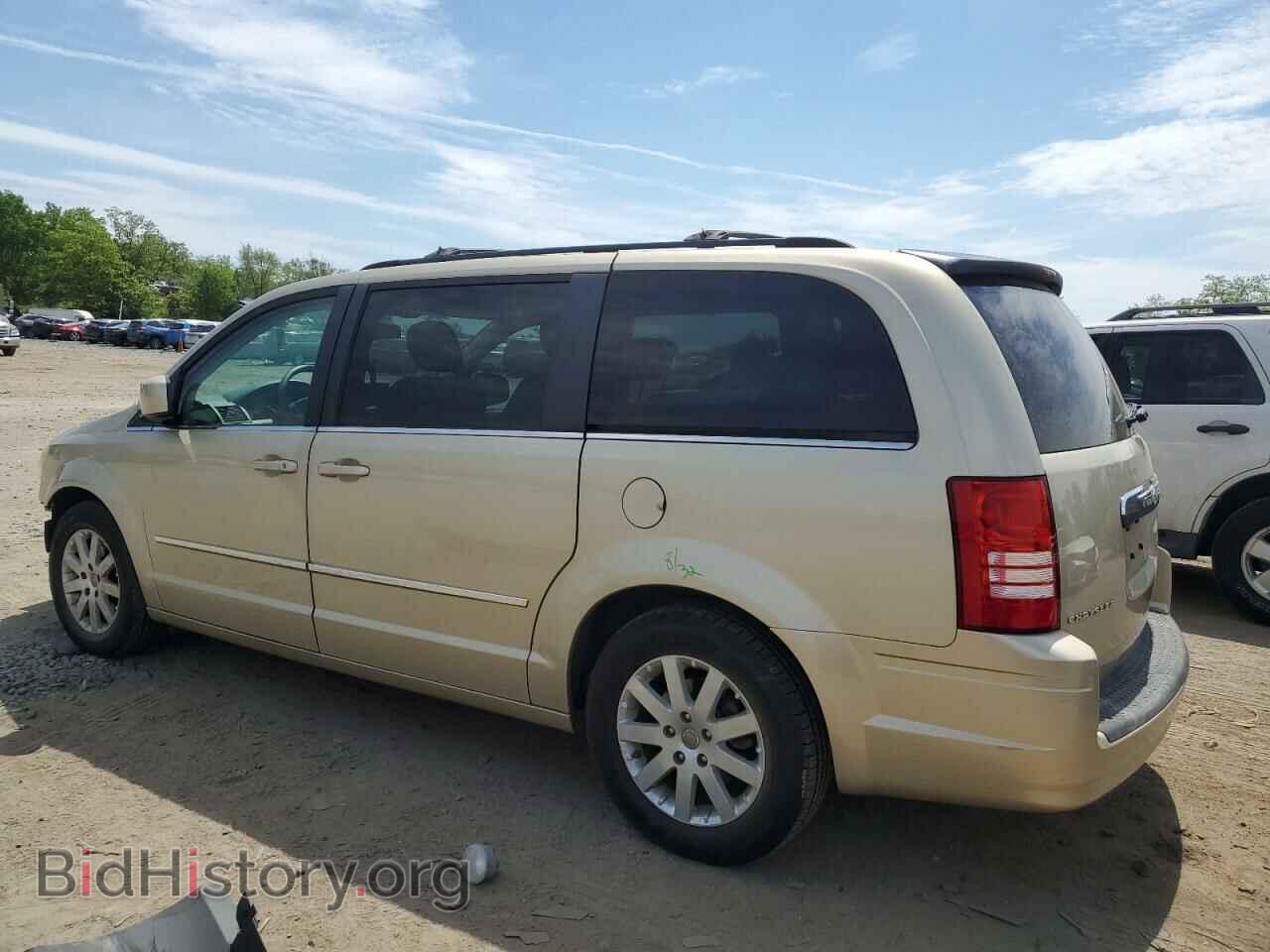 2010 CHRYSLER MINIVAN - VIN: 2A4RR5D13AR216813 - Photo 2