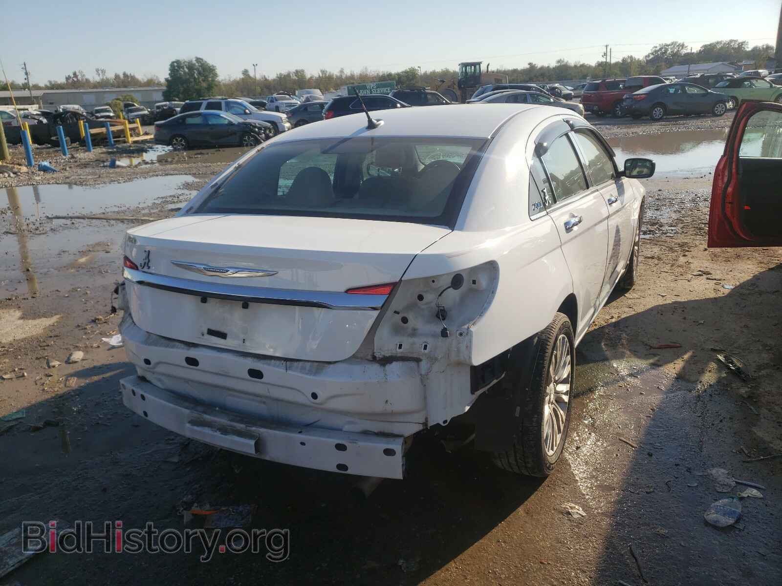 2012 CHRYSLER 200 - VIN: 1C3CCBCB9CN332009 - Photo 4
