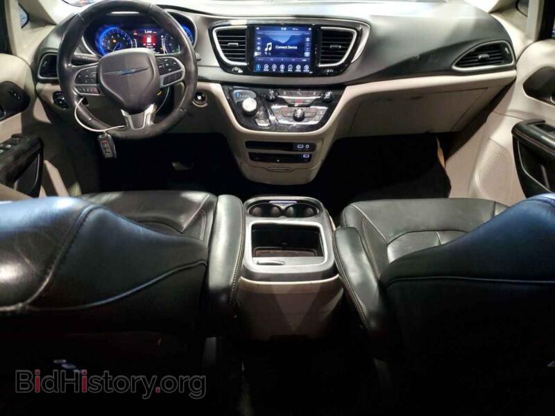 2020 Chrysler PACIFICA (VIN 2C4RC1EG1LR172896) — photo 8 of 16