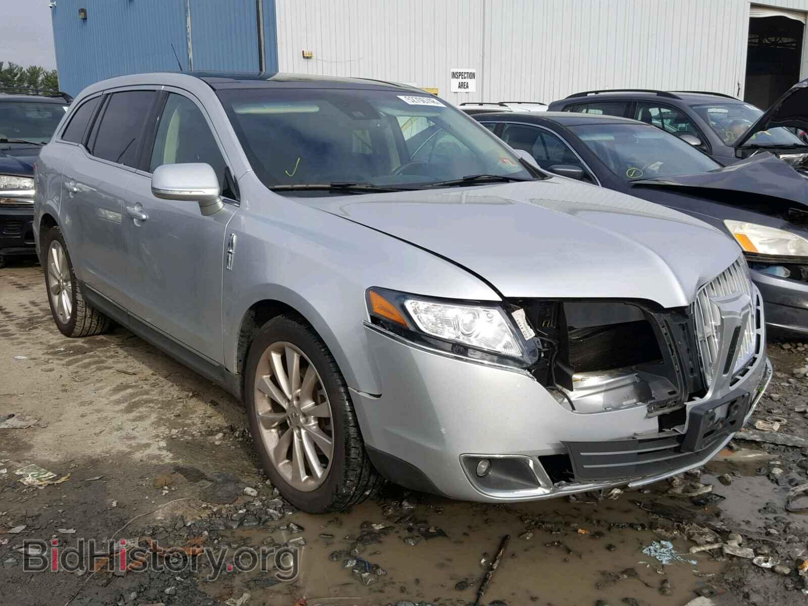 Photo 2LMHJ5AT8CBL50730 - LINCOLN MKT 2012