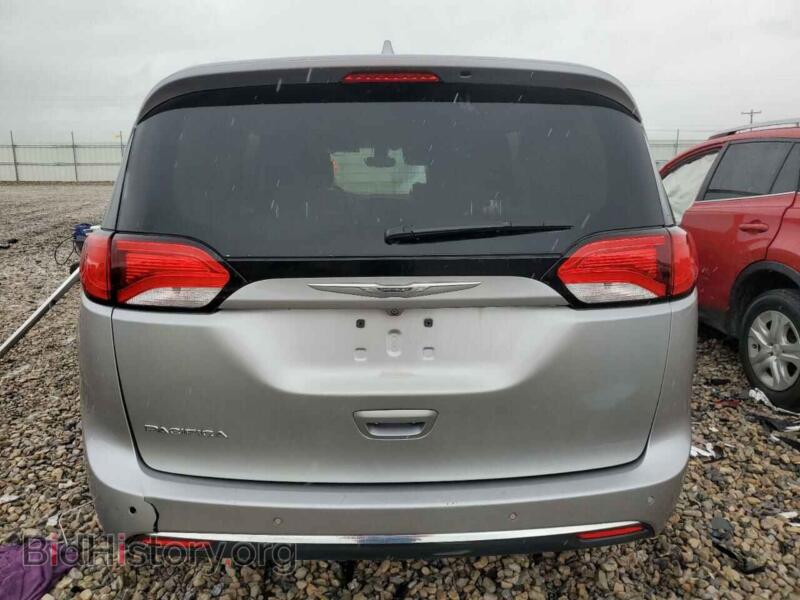 2017 Chrysler PACIFICA (VIN 2C4RC1BG1HR591178) — photo 6 of 13