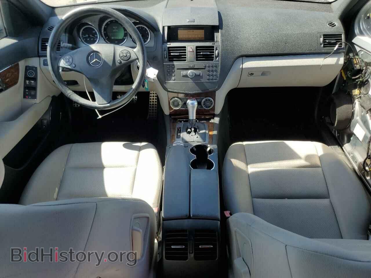 2011 MERCEDES-BENZ C-CLASS - VIN: WDDGF5EB2BR174774 - Фото 8