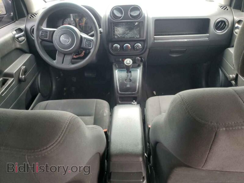 2012 Jeep COMPASS (VIN 1C4NJDAB9CD558338) — photo 8 of 12