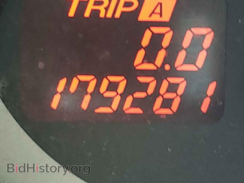 2006 Mazda 3 (VIN JM1BK123661410739) — photo 8 of 10