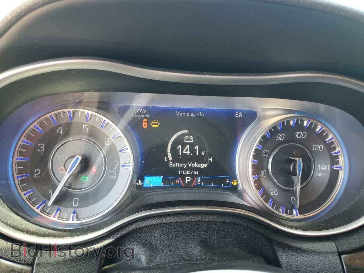 2016 CHRYSLER 300 - VIN: 2C3CCAEG2GH333956 - Фото 9