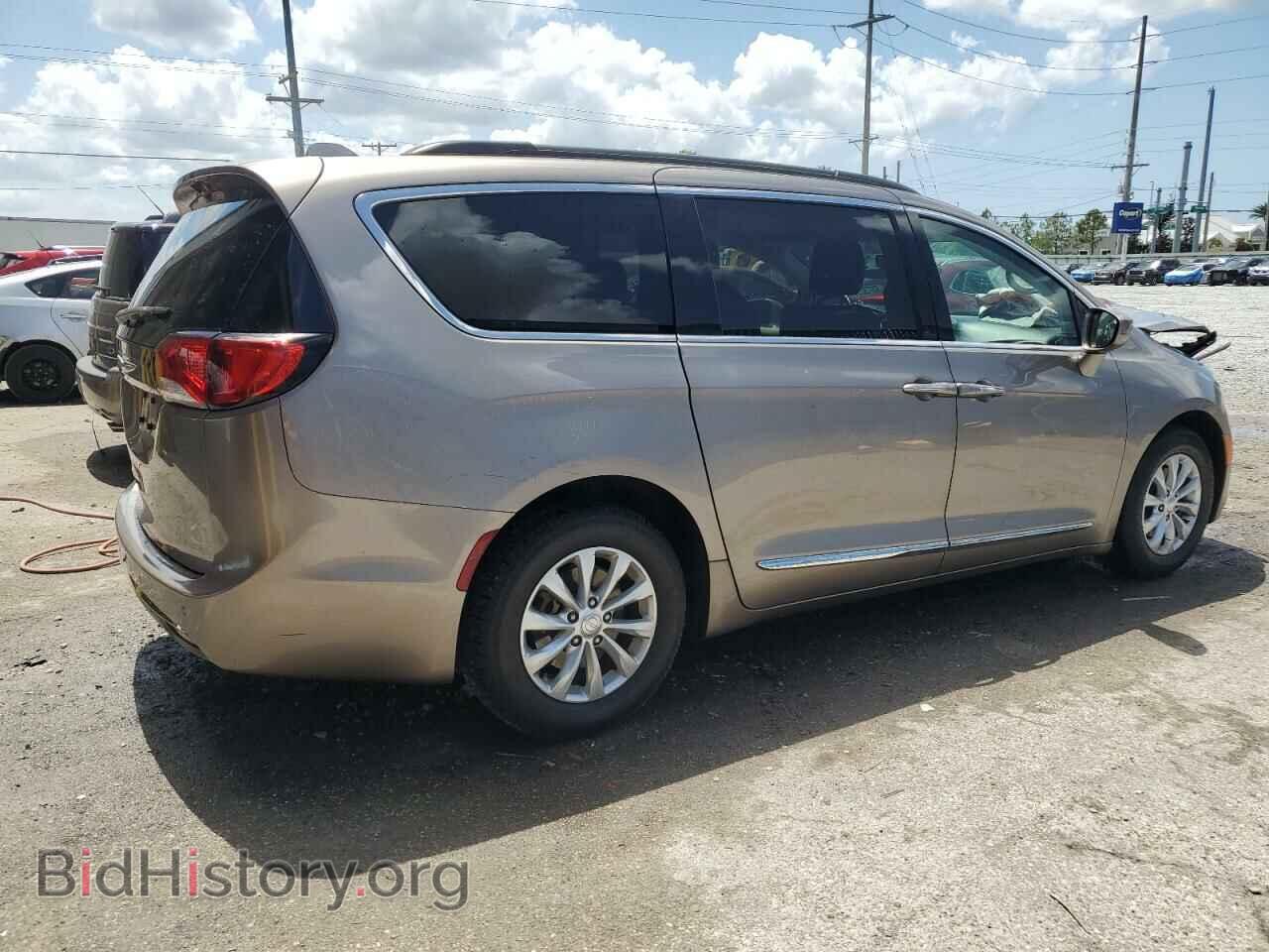 2017 CHRYSLER PACIFICA - VIN: 2C4RC1BGXHR810610 - Photo 3