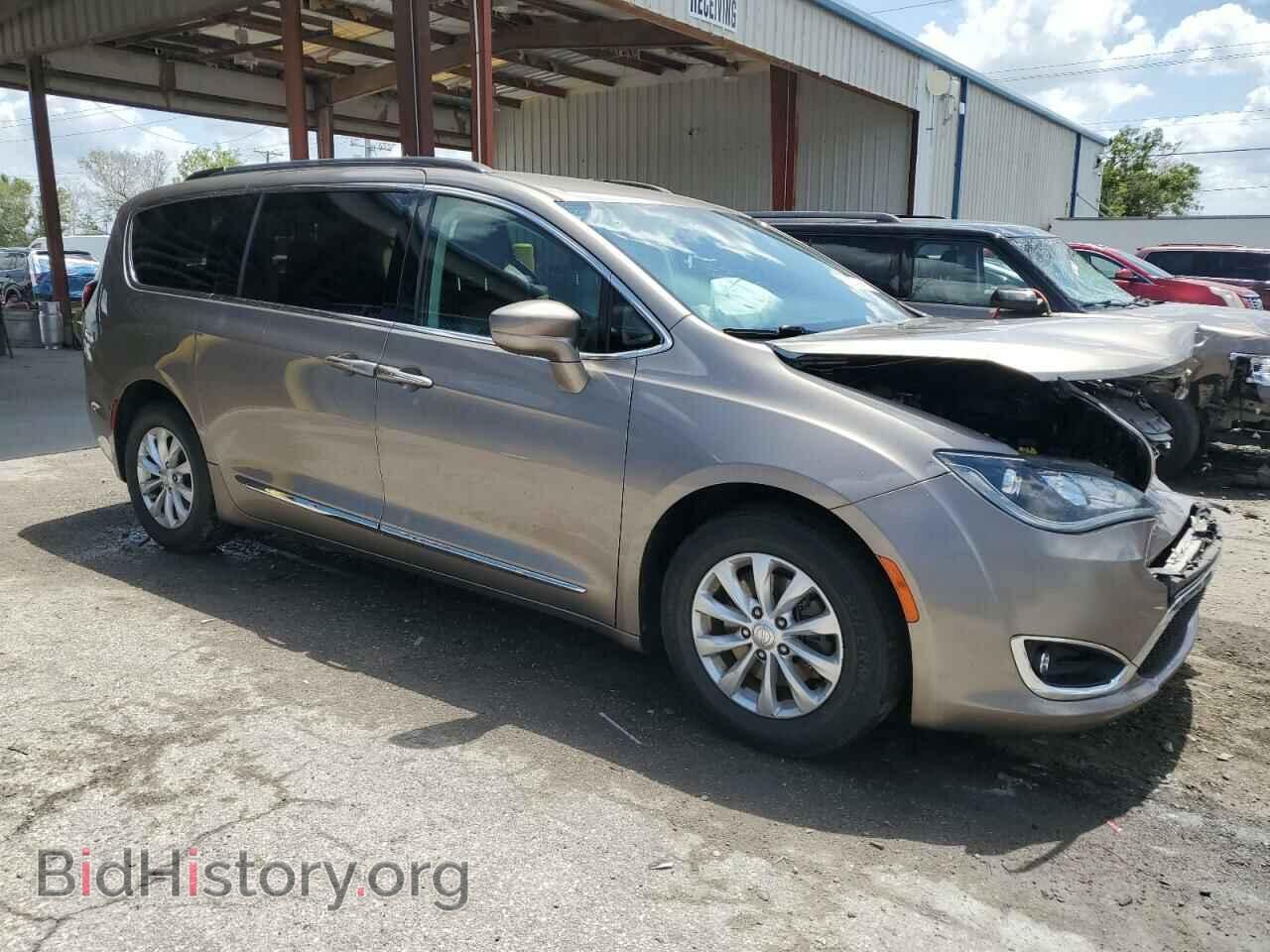 2017 CHRYSLER PACIFICA - VIN: 2C4RC1BGXHR810610 - Photo 4