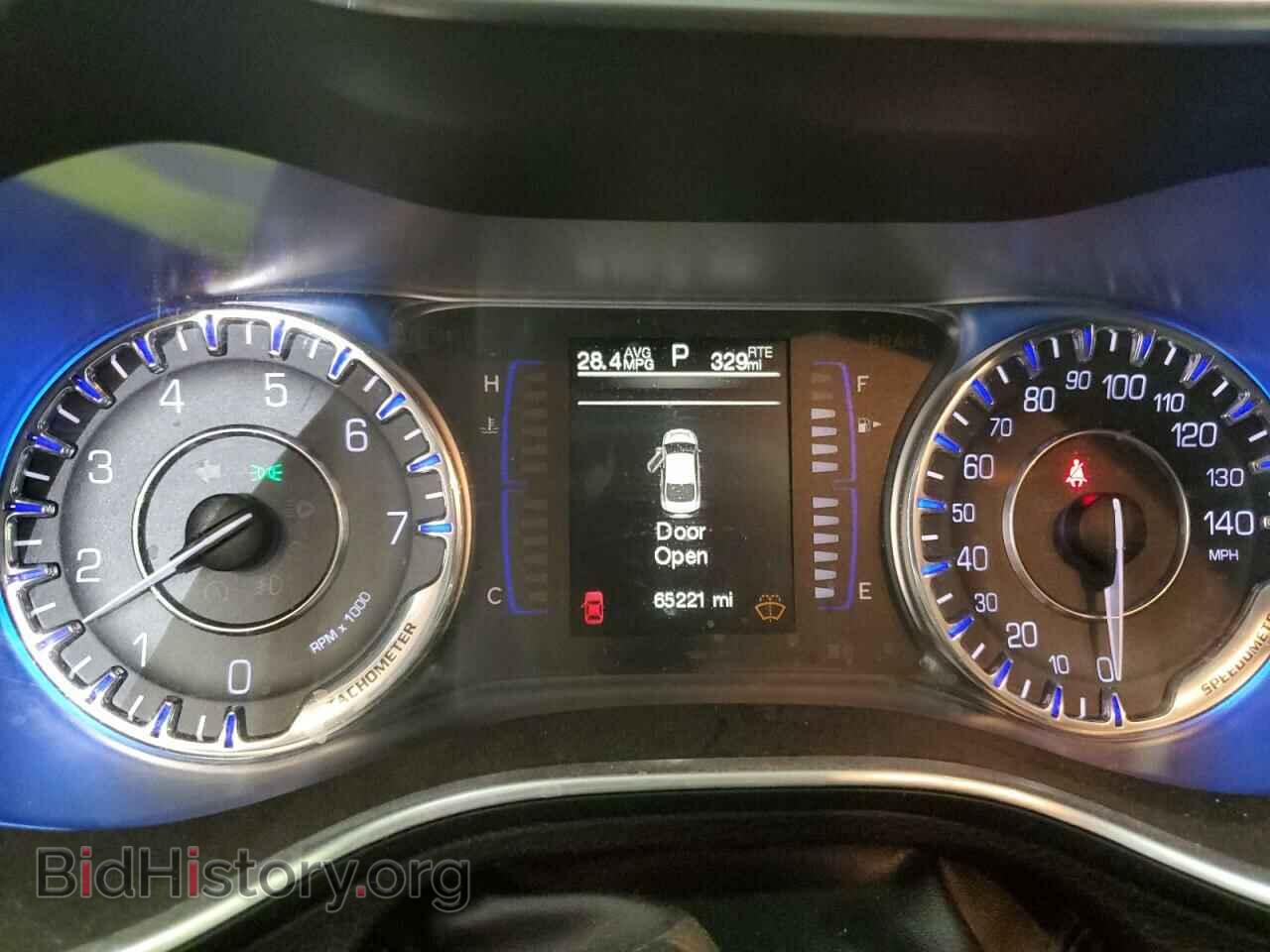 2015 CHRYSLER 200 - VIN: 1C3CCCAB2FN637557 - Фото 9