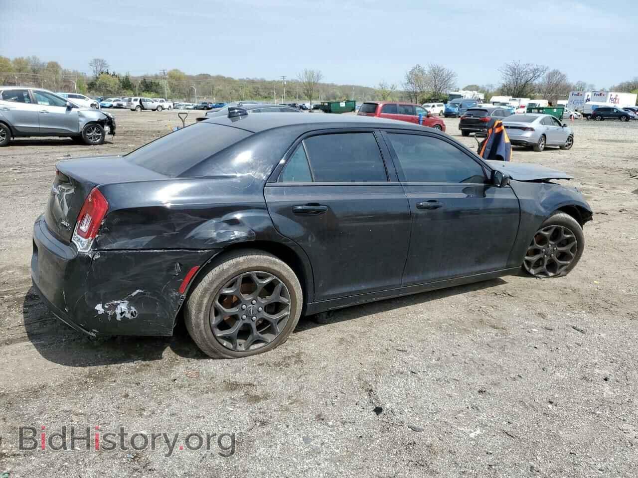 2019 CHRYSLER 300 - VIN: 2C3CCAGG3KH632149 - Фото 3