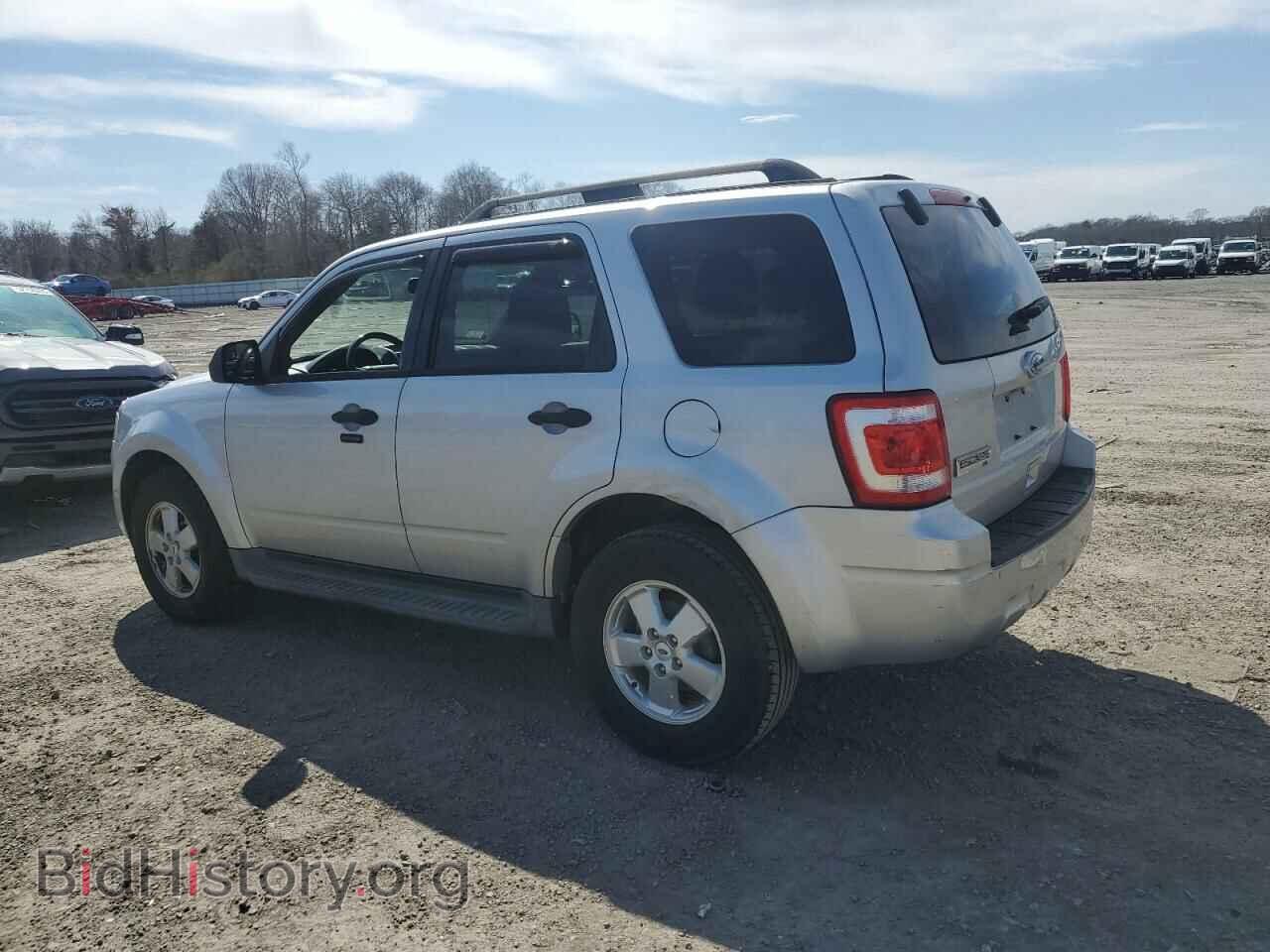 2011 FORD ESCAPE - VIN: 1FMCU0D73BKB32164 - Фото 2