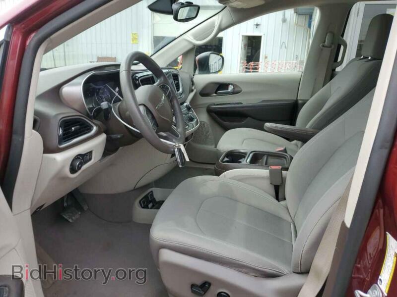 2017 Chrysler PACIFICA (VIN 2C4RC1BG4HR844767) — photo 7 of 16