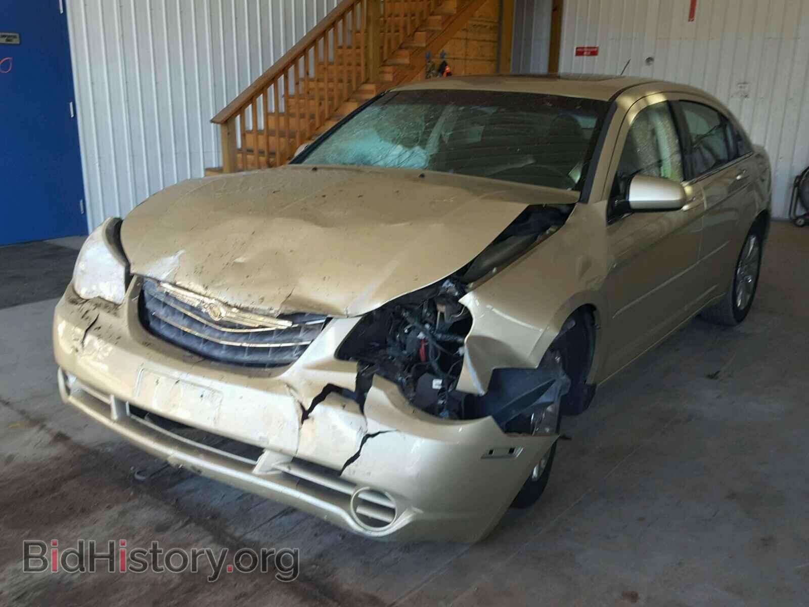2010 CHRYSLER SEBRING - VIN: 1C3CC5FD8AN158199 - Фото 2