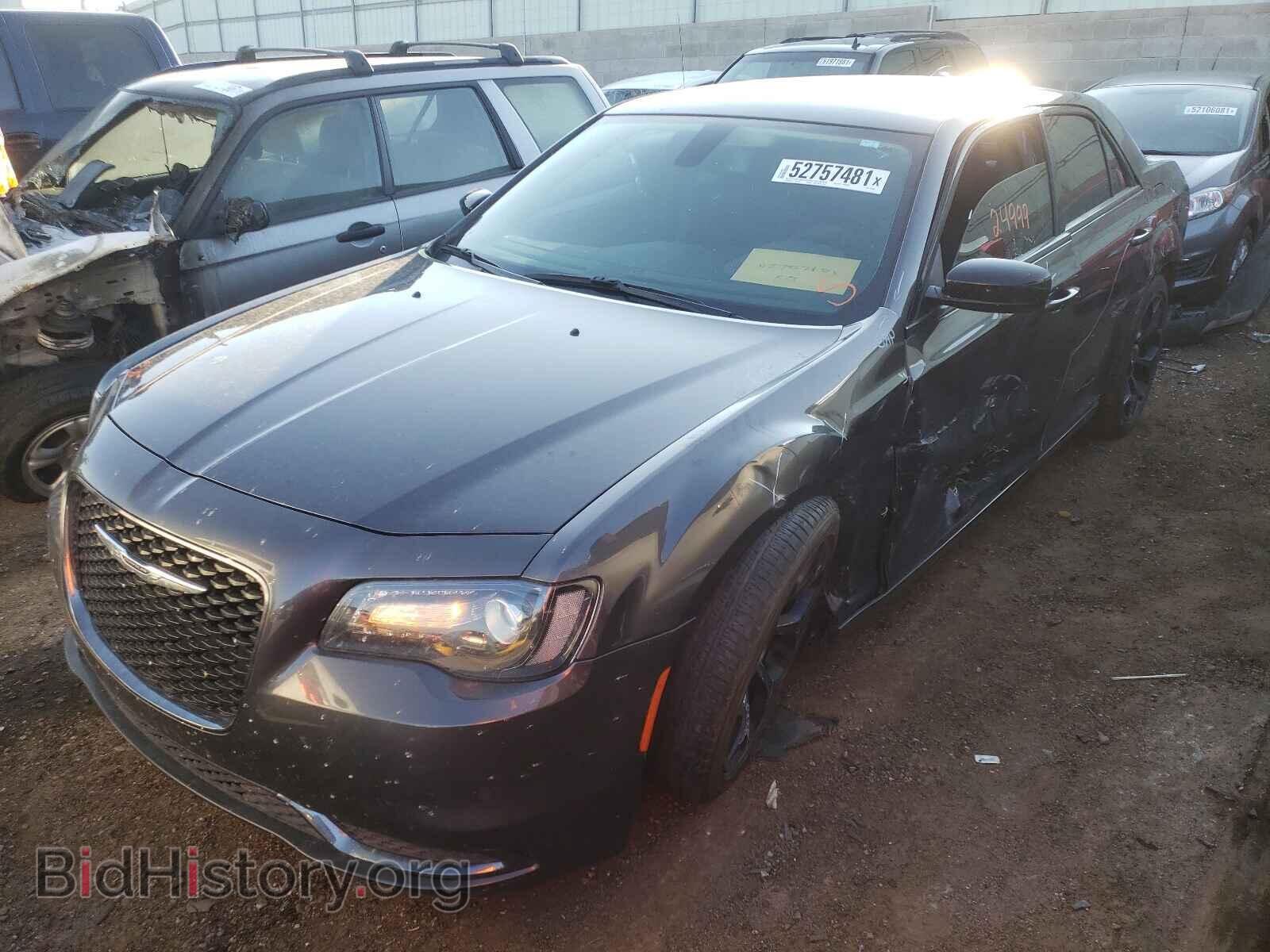 2019 CHRYSLER 300 - VIN: 2C3CCAAG5KH755606 - Фото 2