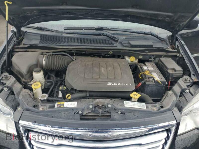 2016 Chrysler MINIVAN (VIN 2C4RC1BG9GR261058) — photo 12 of 14