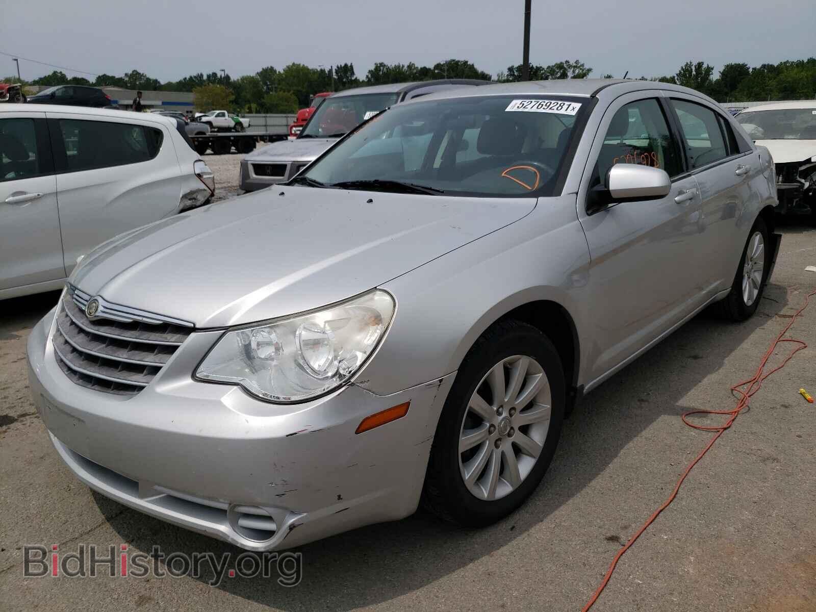 2010 CHRYSLER SEBRING - VIN: 1C3CC5FB4AN137347 - Фото 2