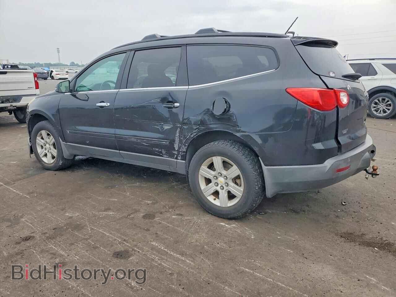 2010 CHEVROLET TRAVERSE - VIN: 1GNLRFED7AS124572 - Фото 2