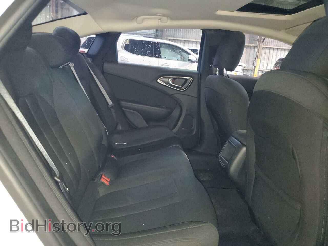 2016 CHRYSLER 200 - VIN: 1C3CCCAB7GN172422 - Фото 10