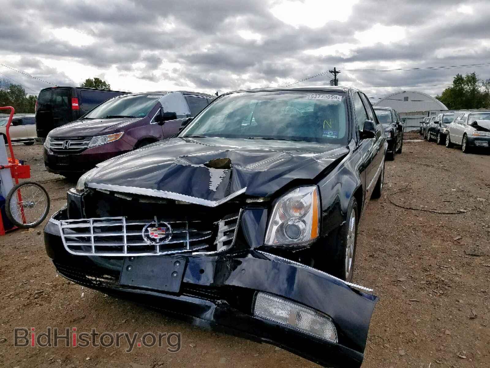 2011 CADILLAC DTS - VIN: 1G6KD5E62BU103295 - Фото 2