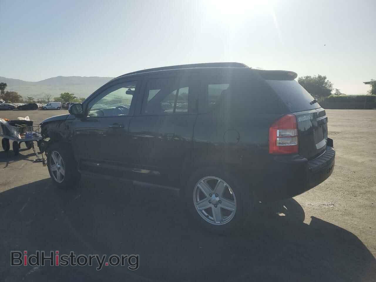 2010 JEEP COMPASS - VIN: 1J4NT4FB8AD640913 - Фото 2