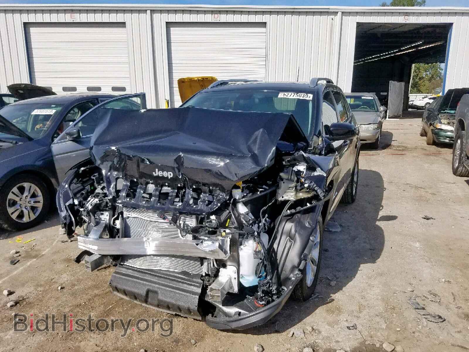 2019 JEEP CHEROKEE - VIN: 1C4PJLCB0KD382049 - Фото 2