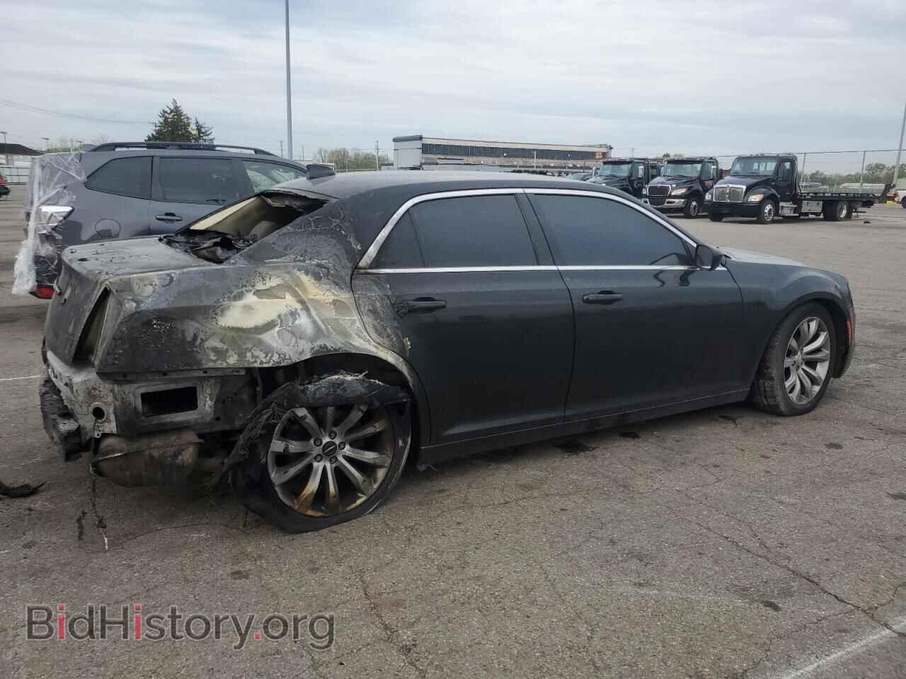 2019 CHRYSLER 300 - VIN: 2C3CCAAG4KH679165 - Фото 3