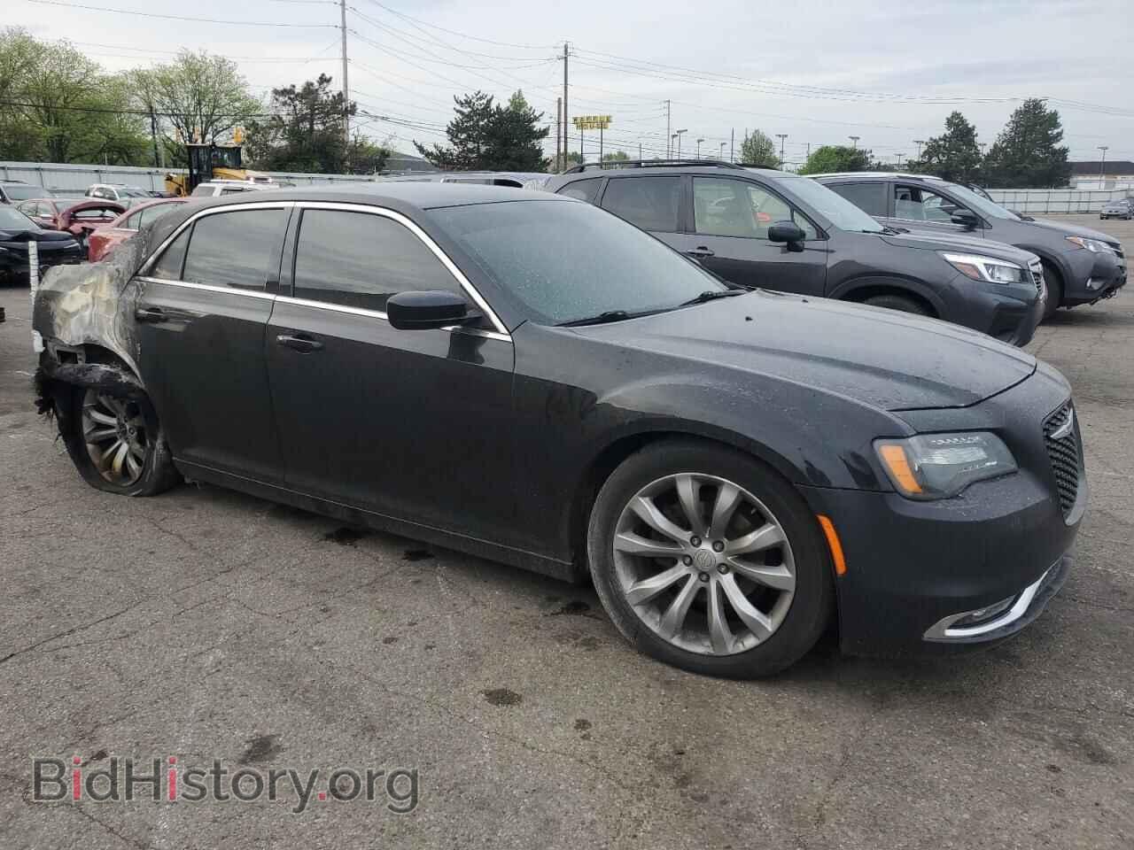 2019 CHRYSLER 300 - VIN: 2C3CCAAG4KH679165 - Фото 4