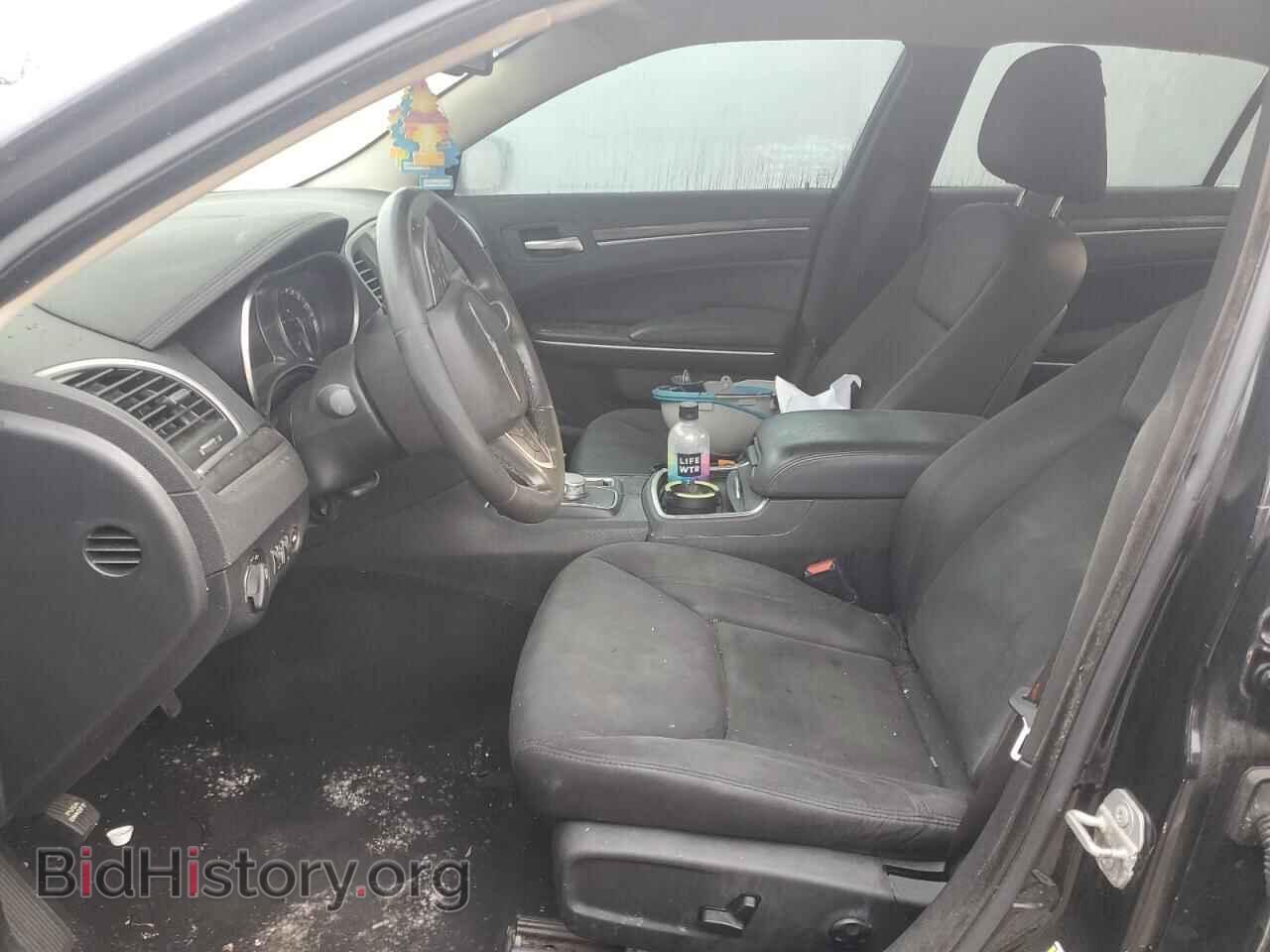 2019 CHRYSLER 300 - VIN: 2C3CCAAG4KH679165 - Фото 7