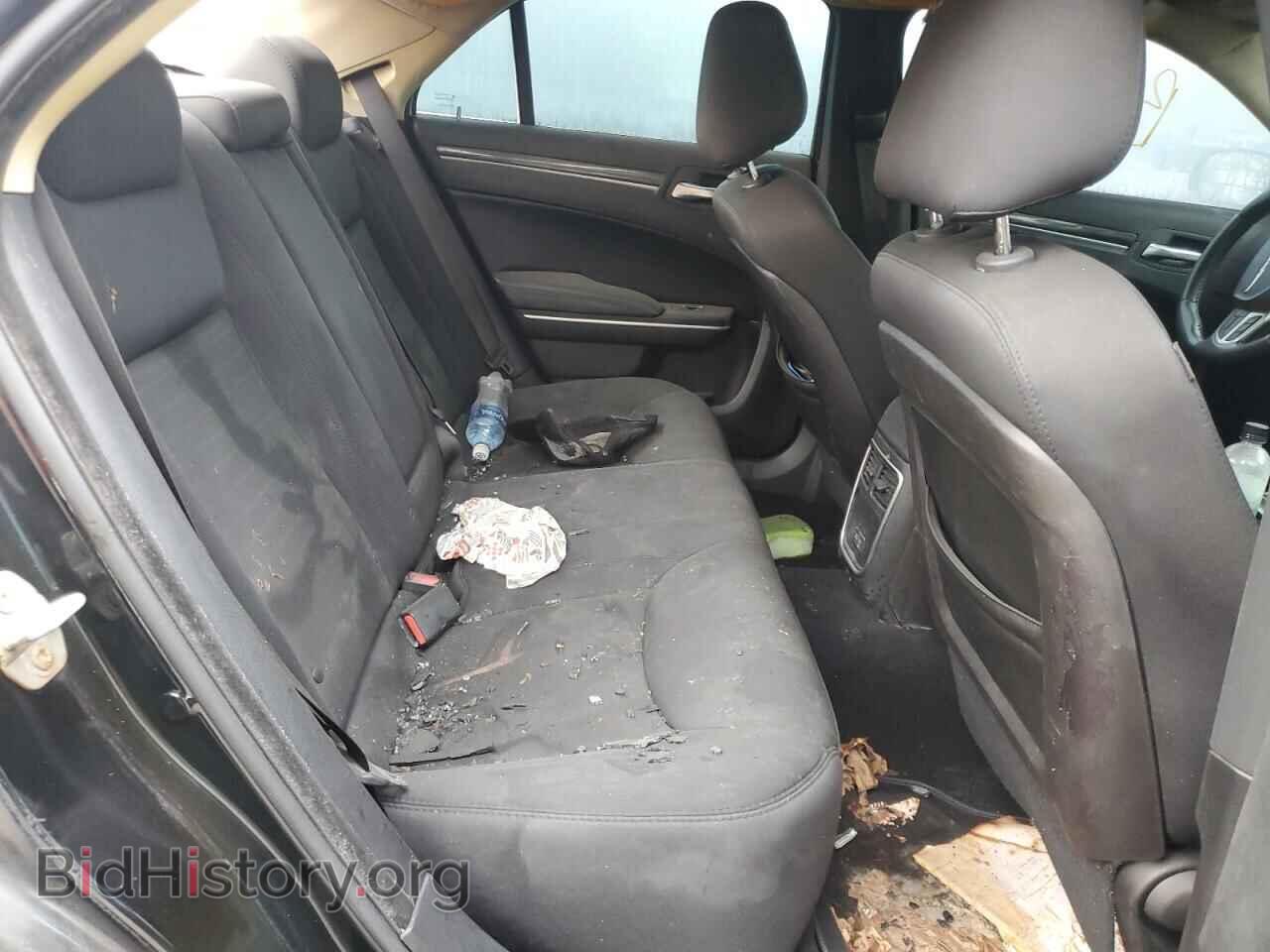 2019 CHRYSLER 300 - VIN: 2C3CCAAG4KH679165 - Фото 10
