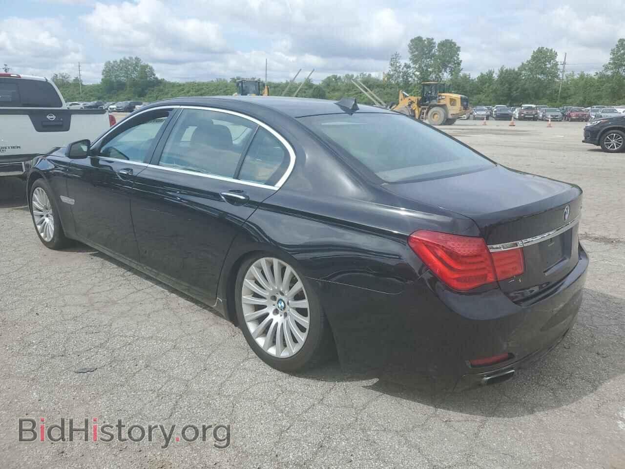 2011 BMW 7 SERIES - VIN: WBAKC8C5XBC434477 - Фото 2