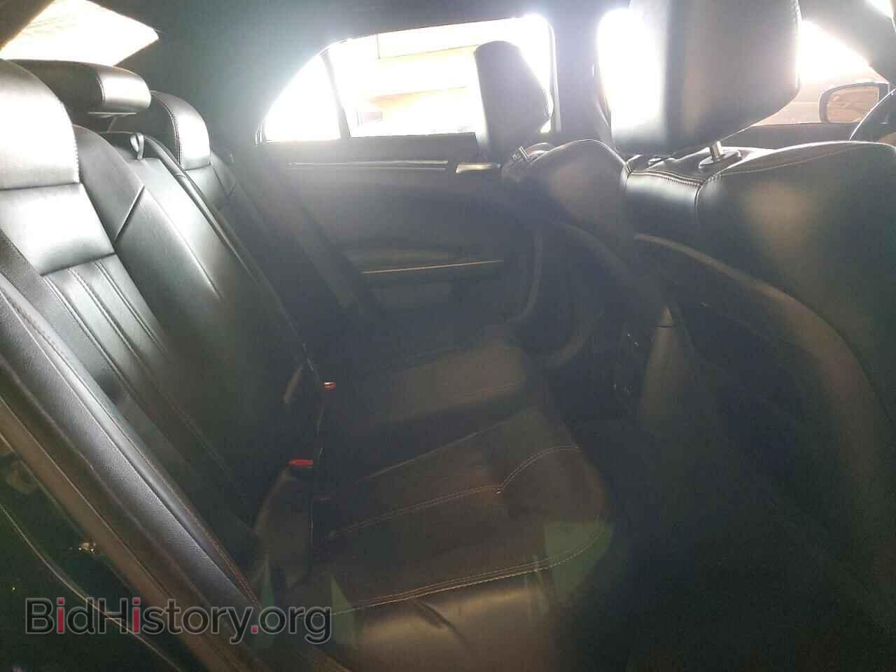 2016 CHRYSLER 300 - VIN: 2C3CCABG3GH295061 - Фото 10