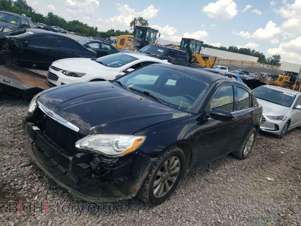 2013 CHRYSLER 200 - VIN: 1C3CCBBG5DN532304 - Фото 2