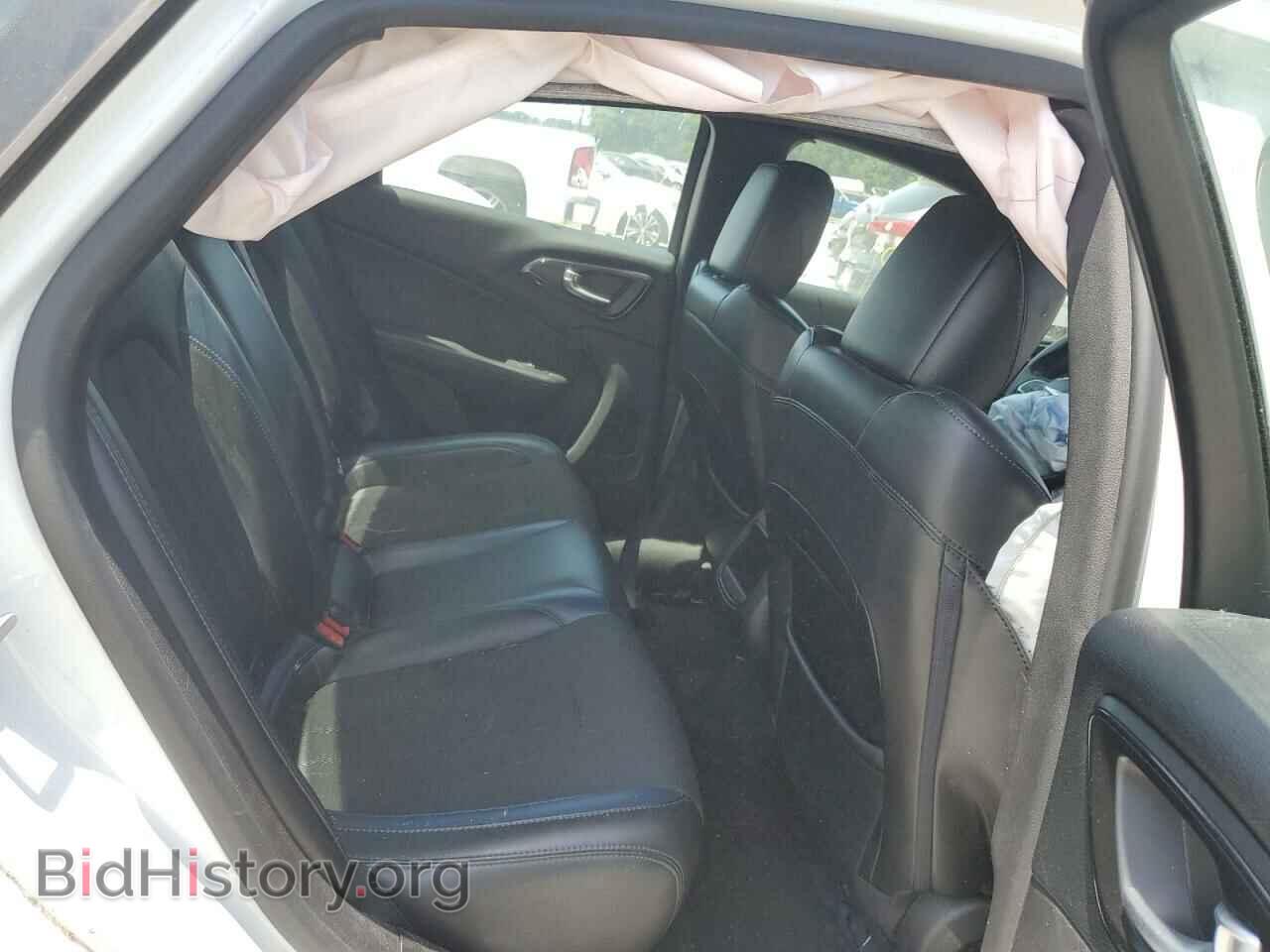 2016 CHRYSLER 200 - VIN: 1C3CCCBB3GN105041 - Фото 6