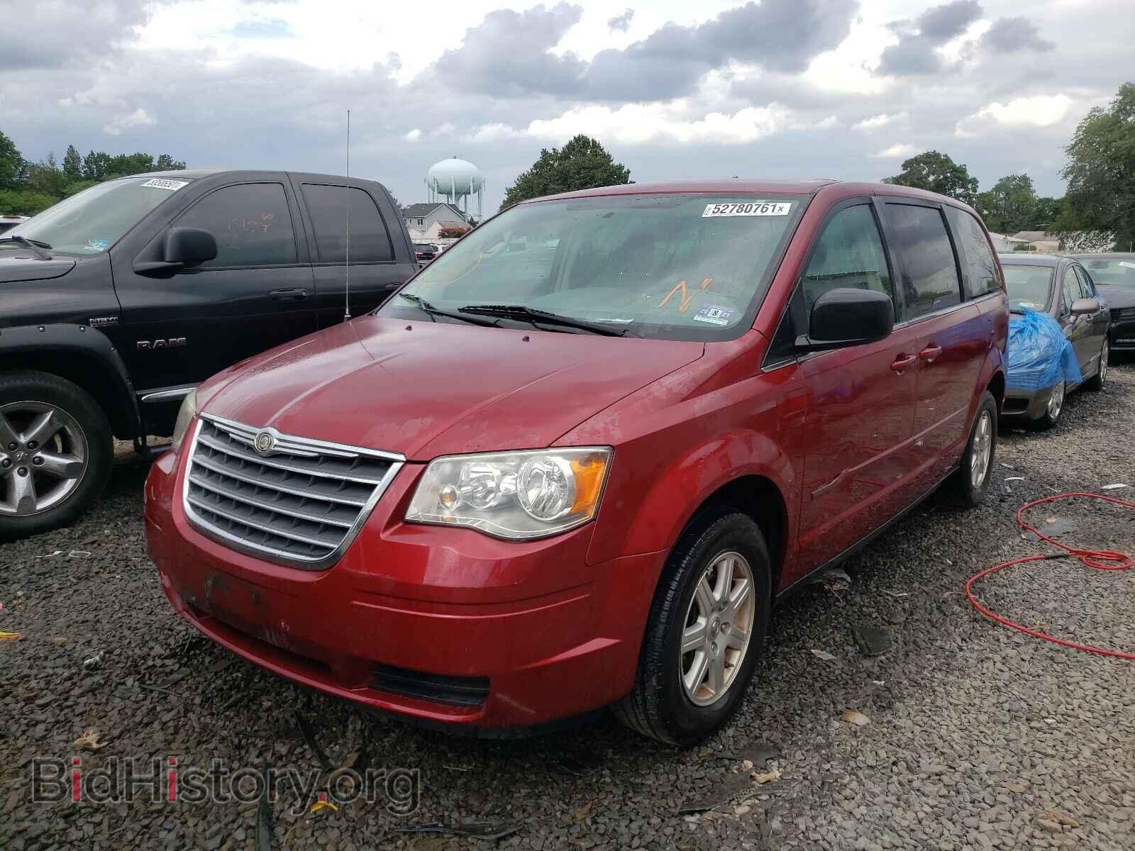 2010 CHRYSLER MINIVAN - VIN: 2A4RR2D16AR357311 - Photo 2
