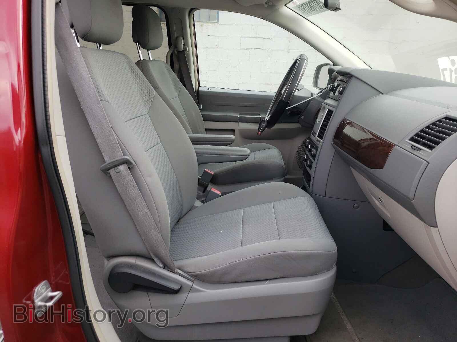 2010 CHRYSLER MINIVAN - VIN: 2A4RR2D16AR357311 - Photo 5