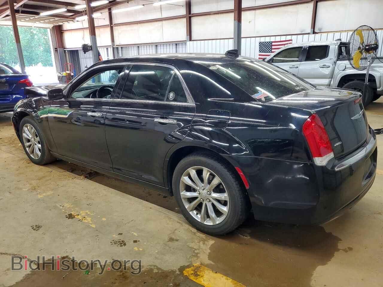 2018 CHRYSLER 300 - VIN: 2C3CCAKG2JH165196 - Фото 2