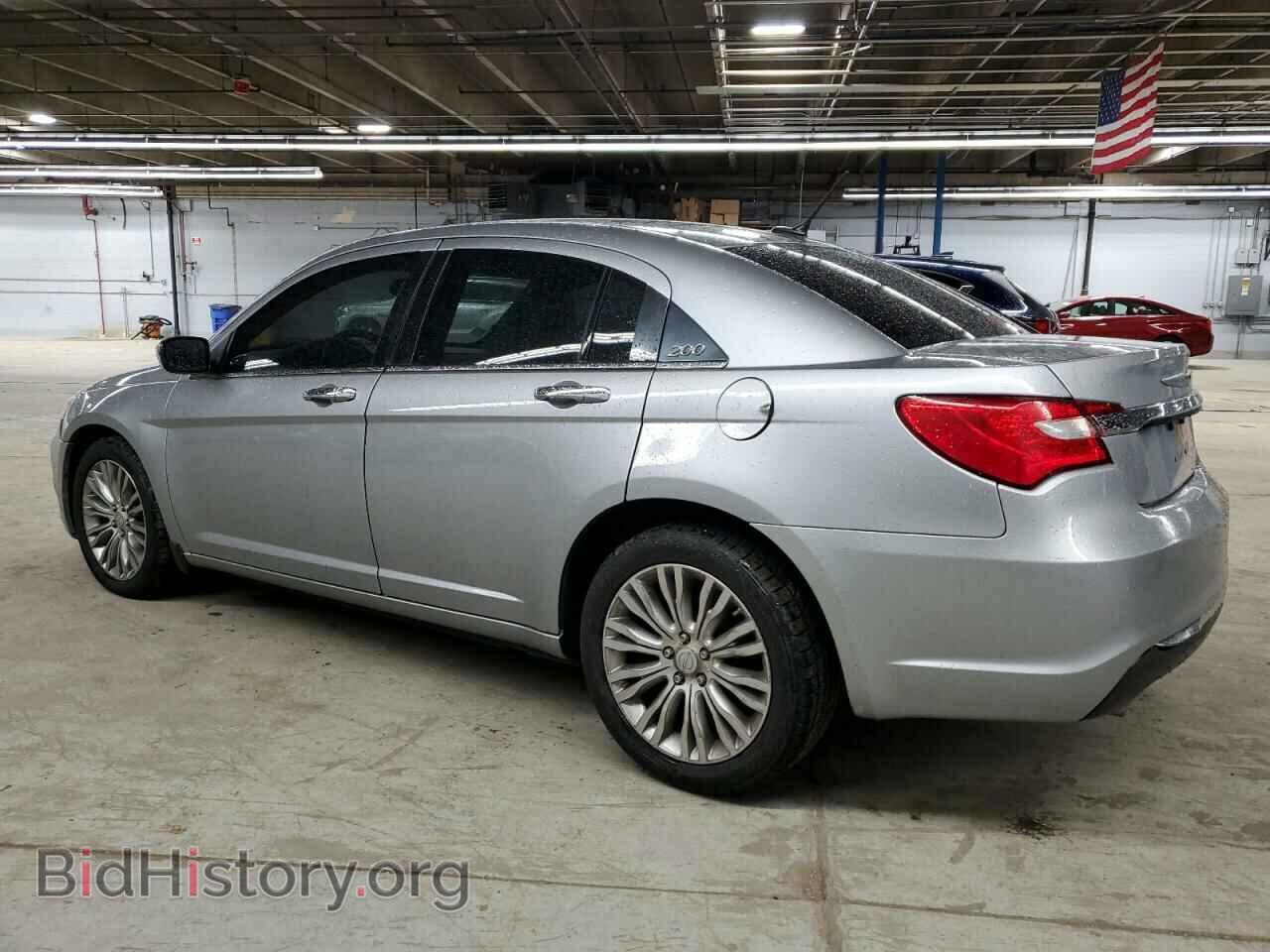 2013 CHRYSLER 200 - VIN: 1C3CCBCG2DN578235 - Фото 2