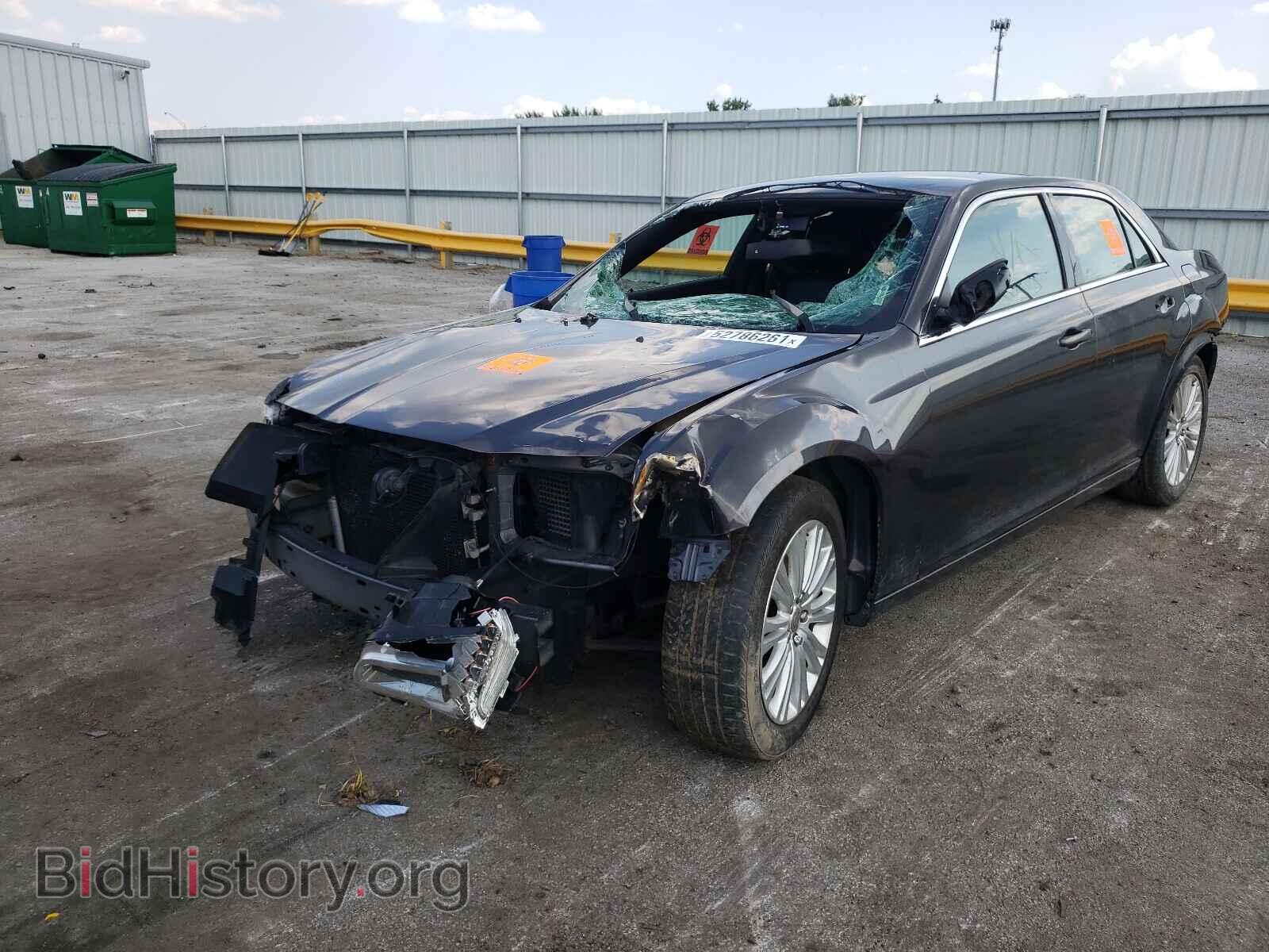 2013 CHRYSLER 300 - VIN: 2C3CCARG1DH591942 - Фото 2