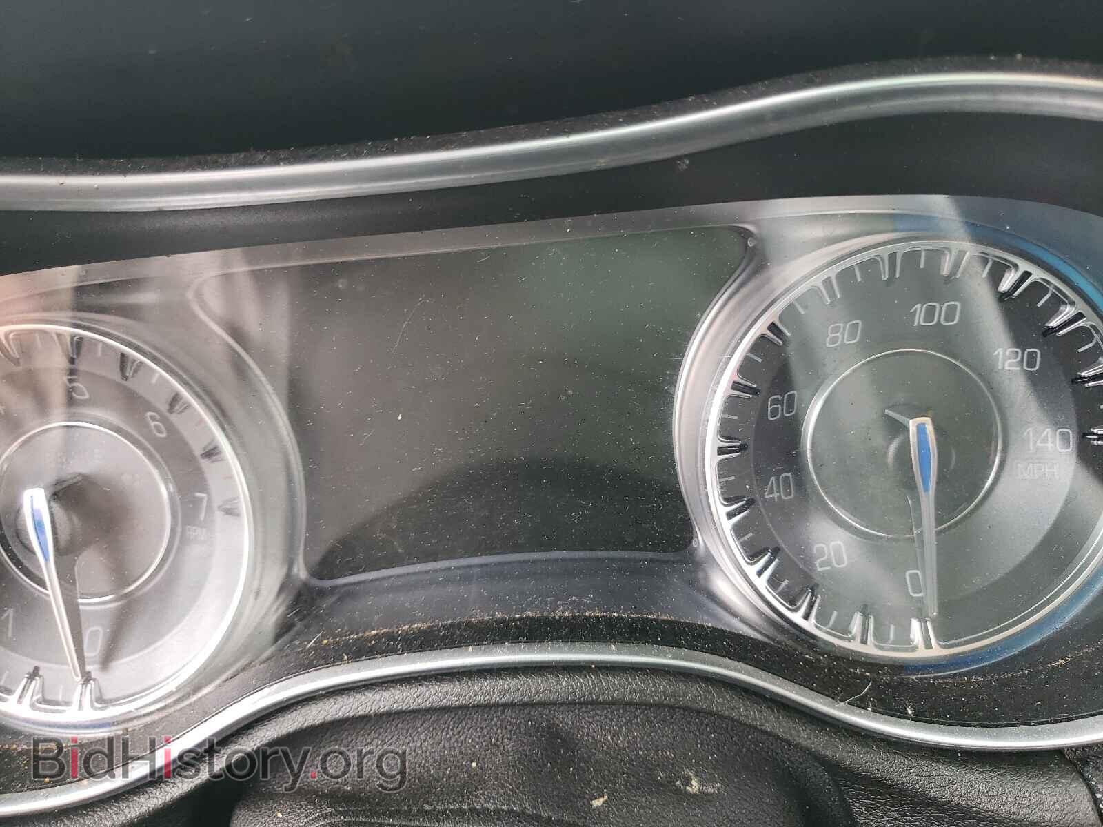 2016 CHRYSLER 300 - VIN: 2C3CCAAG3GH167310 - Фото 8