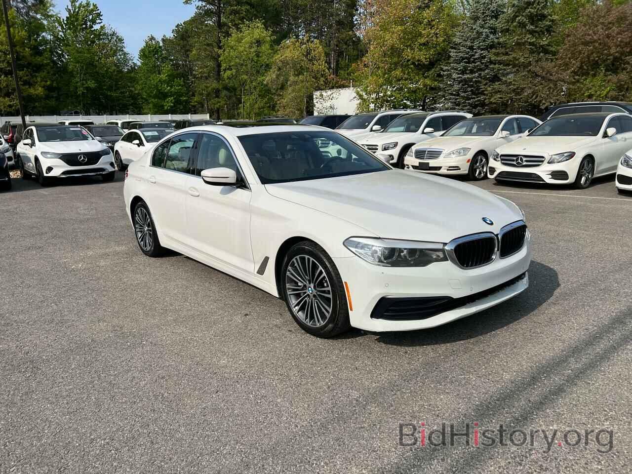 Photo WBAJA5C52KWW18861 - BMW 5 SERIES 2019