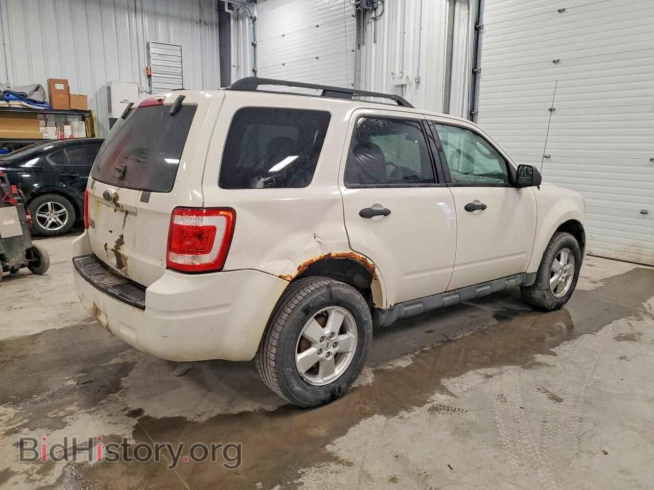 2010 FORD ESCAPE - VIN: 1FMCU0D74AKA84396 - Фото 3