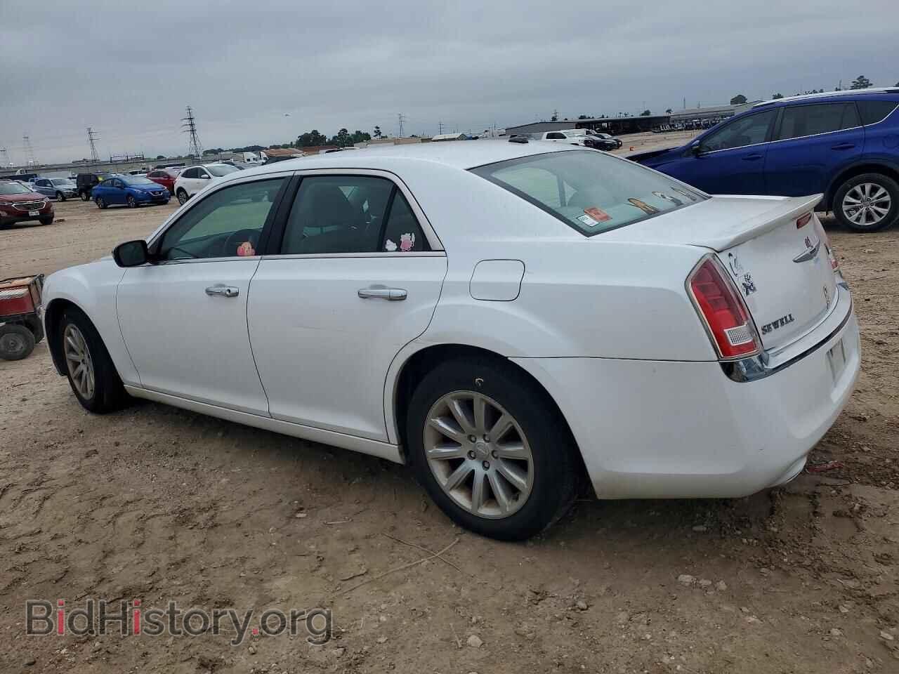 2012 CHRYSLER 300 - VIN: 2C3CCACG5CH233041 - Photo 2