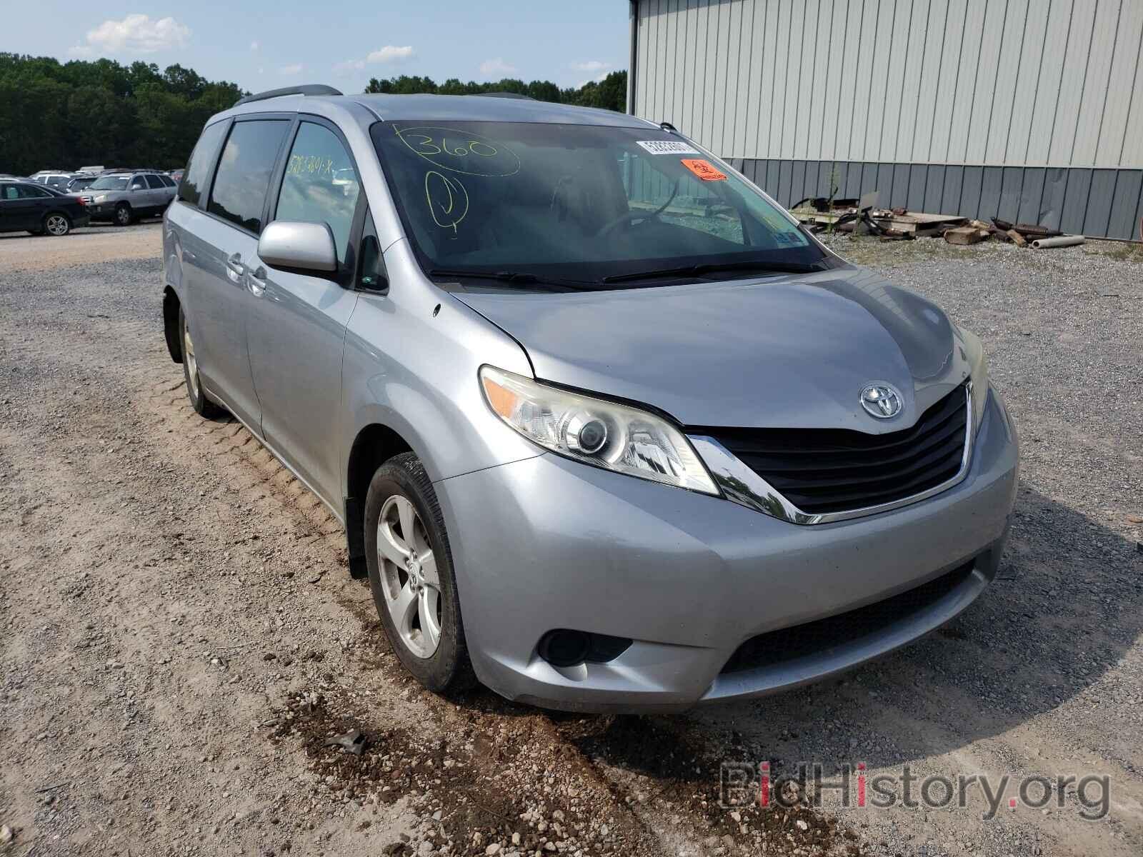 Фотография 5TDKK3DC6BS038776 - TOYOTA SIENNA 2011