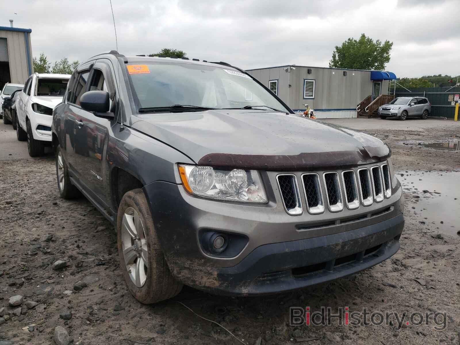 Photo 1J4NF1FB3BD283244 - JEEP COMPASS 2011