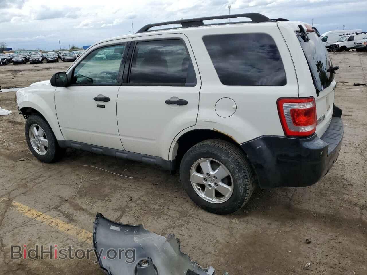 2011 FORD ESCAPE - VIN: 1FMCU0D73BKA17578 - Фото 2