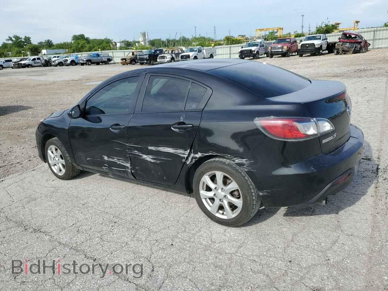 2011 MAZDA 3 - VIN: JM1BL1VF4B1449617 - Фото 2