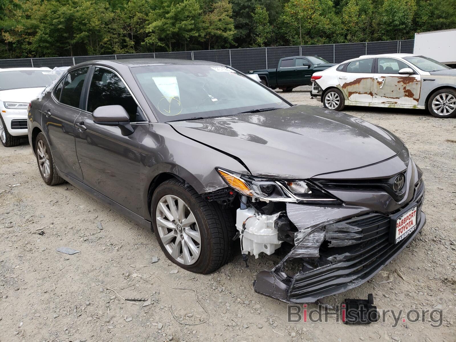 Photo 4T1B11HK0JU629197 - TOYOTA CAMRY 2018