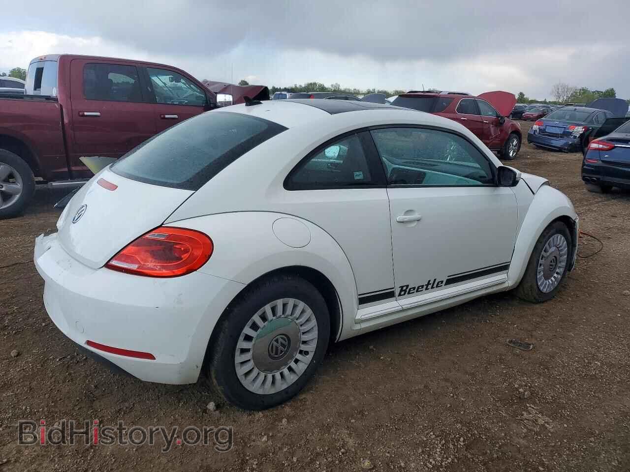 2014 VOLKSWAGEN BEETLE - VIN: 3VWJP7AT0EM608250 - Фото 3