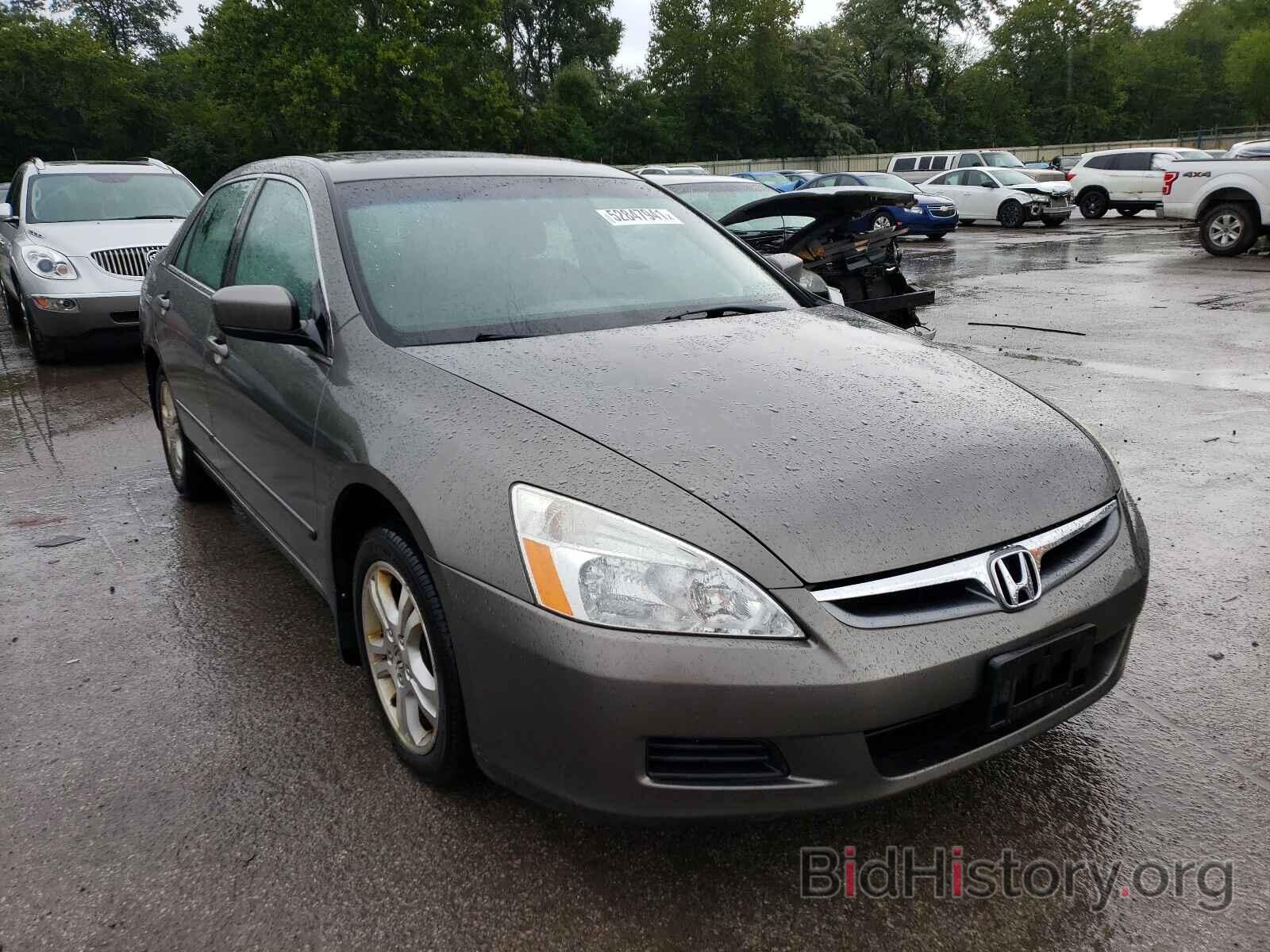 Photo 1HGCM56736A010366 - HONDA ACCORD 2006