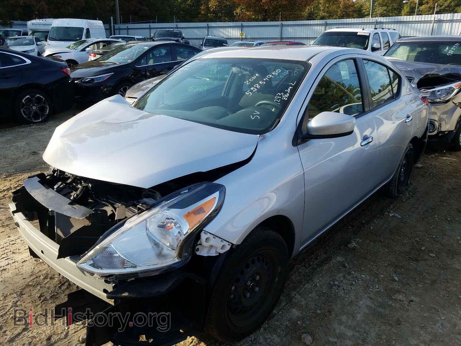 2019 NISSAN VERSA - VIN: 3N1CN7AP3KL850555 - Фото 2