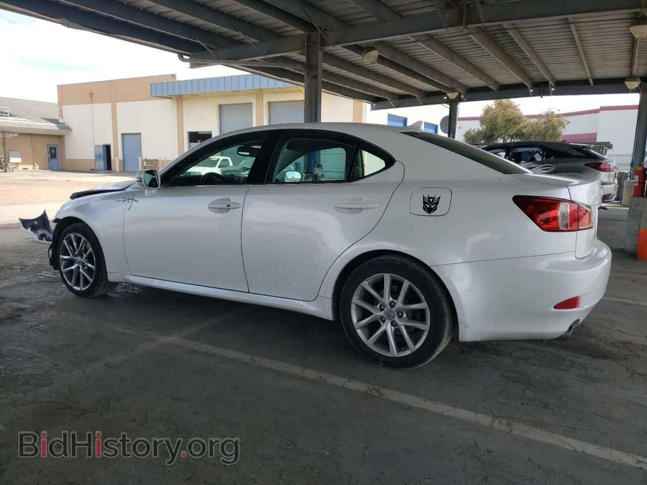 2011 LEXUS IS - VIN: JTHBF5C23B5152876 - Photo 2
